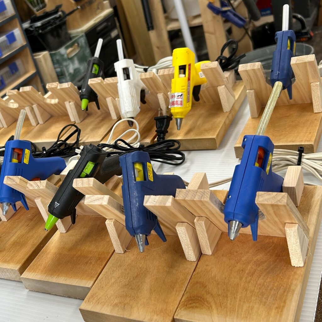 グルーガンホルダー好評でした