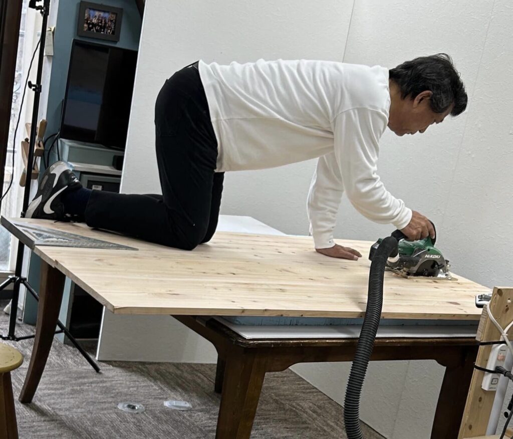 ハウツー撮影、カラーボックスでカウンターテーブル作っています、山田芳照,DIY講師,DIY番組講師